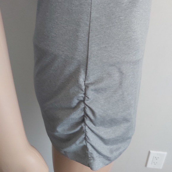 Roots tank top Medium gray workout long line exercise Sleeveless v neck - Picture 5 of 13